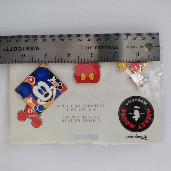 Disney Mickey Mouse Pin Set - Picture 2 of 3